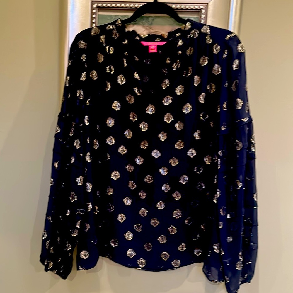 Beautiful Lilly Pulitzer Elsa top navy with gold